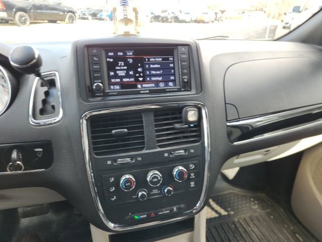 Used 2019 Dodge Grand Caravan SXT image 13