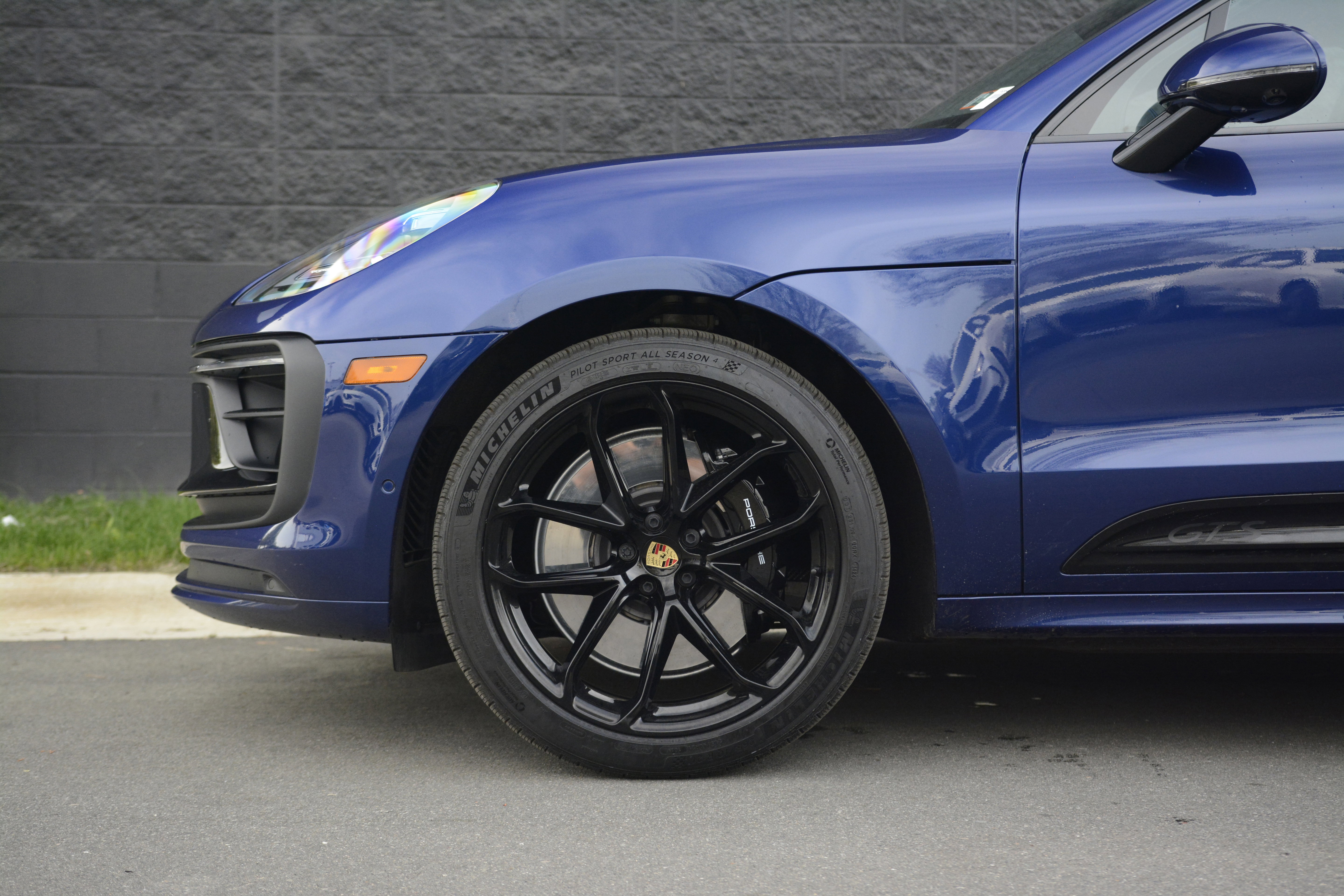 Certified 2024 Porsche Macan GTS w/ Premium Plus Package AWD/4WD image 36