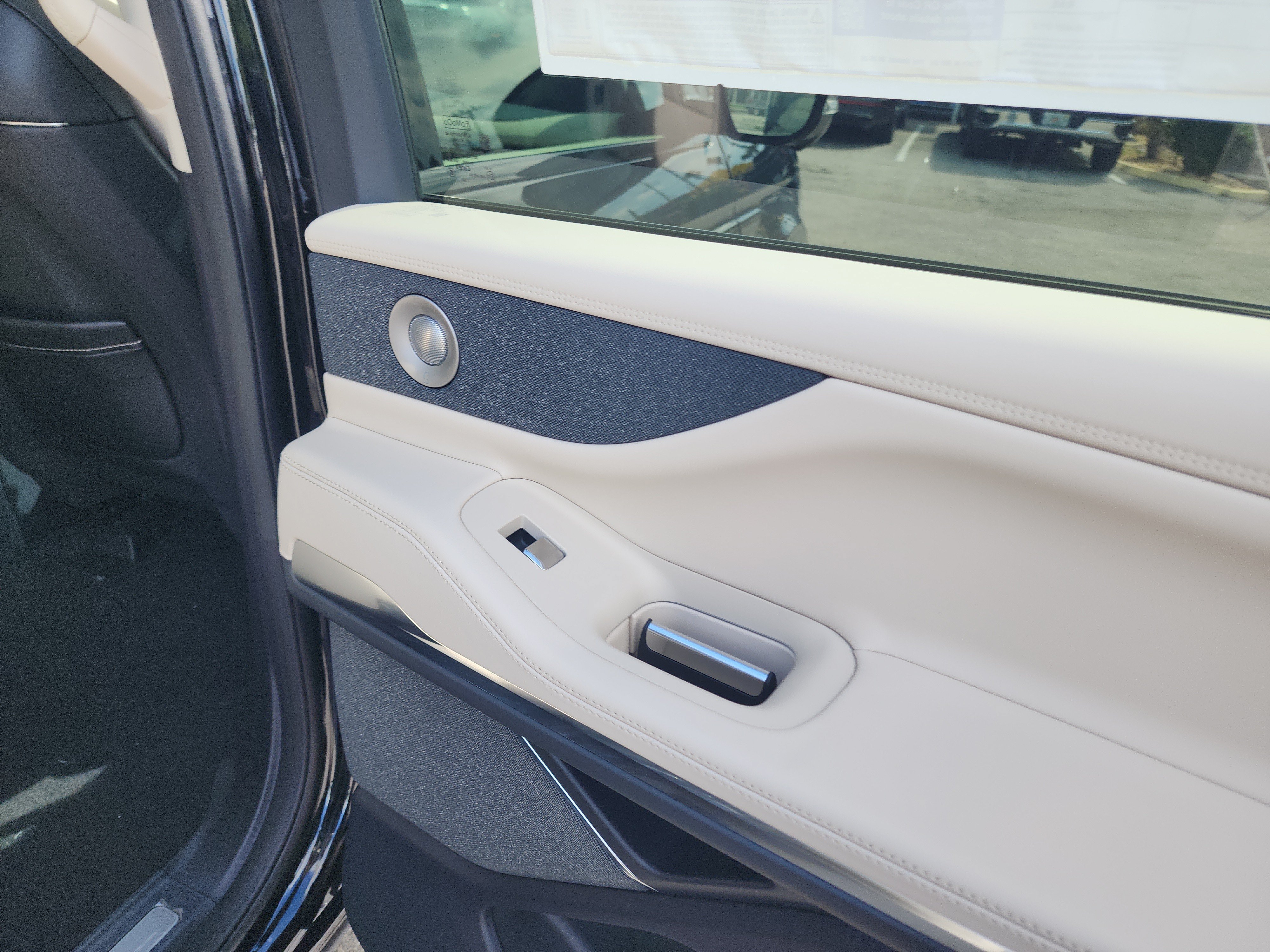 New 2027 Lincoln Navigator Reserve w/ Jet Appearance Package AWD/4WD image 27