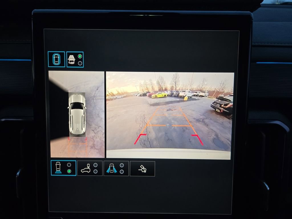 Used 2025 GMC Acadia AT4 w/ Luxury Package image 29