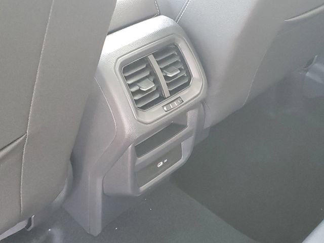 New 2025 Volkswagen Taos SEL image 31