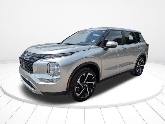 Used 2022 Mitsubishi Outlander SE image 8