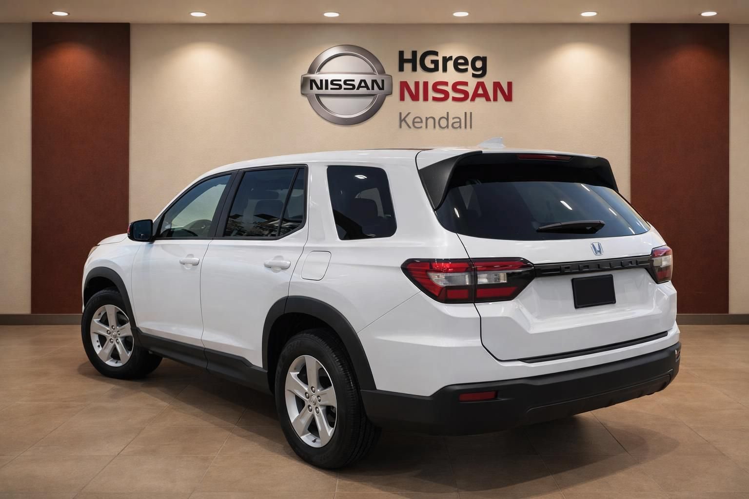 Used 2023 Honda Pilot LX image 4
