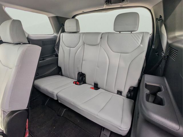 Used 2025 Hyundai Palisade SEL FWD image 12