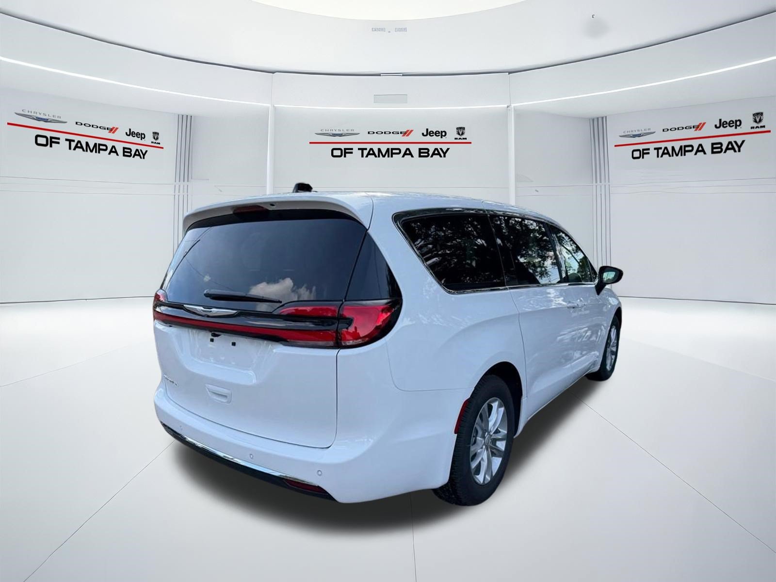 New 2026 Chrysler Pacifica Select FWD image 6