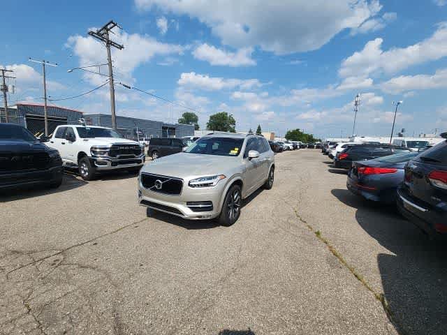 Used 2017 Volvo XC90 T6 Momentum w/ Vision Package AWD/4WD image 2