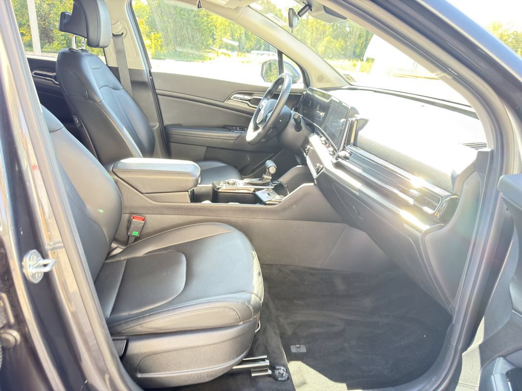 Used 2023 Kia Sportage EX FWD image 29