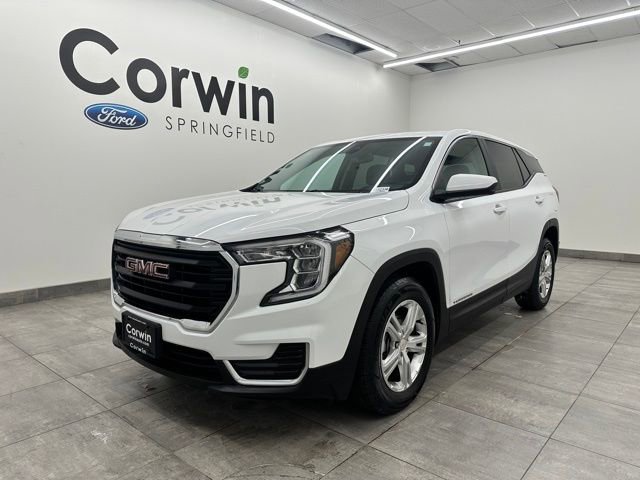 Used 2024 GMC Terrain SLE image 1