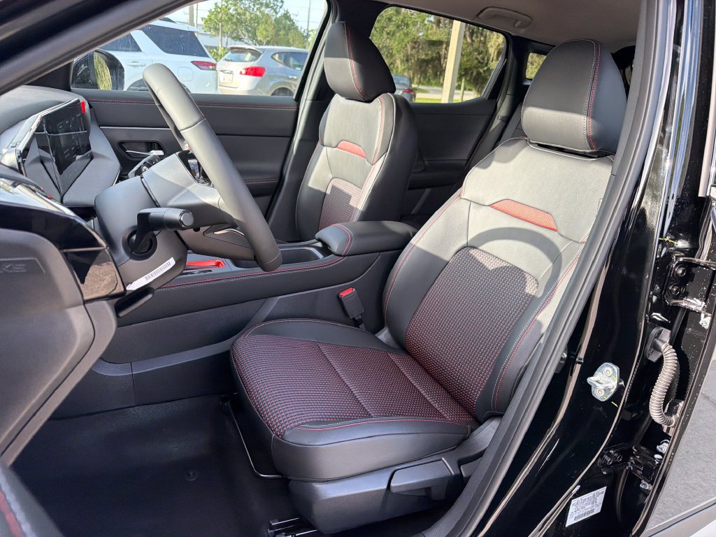 New 2026 Nissan Kicks SR w/ Cold Weather Package FWD image 28