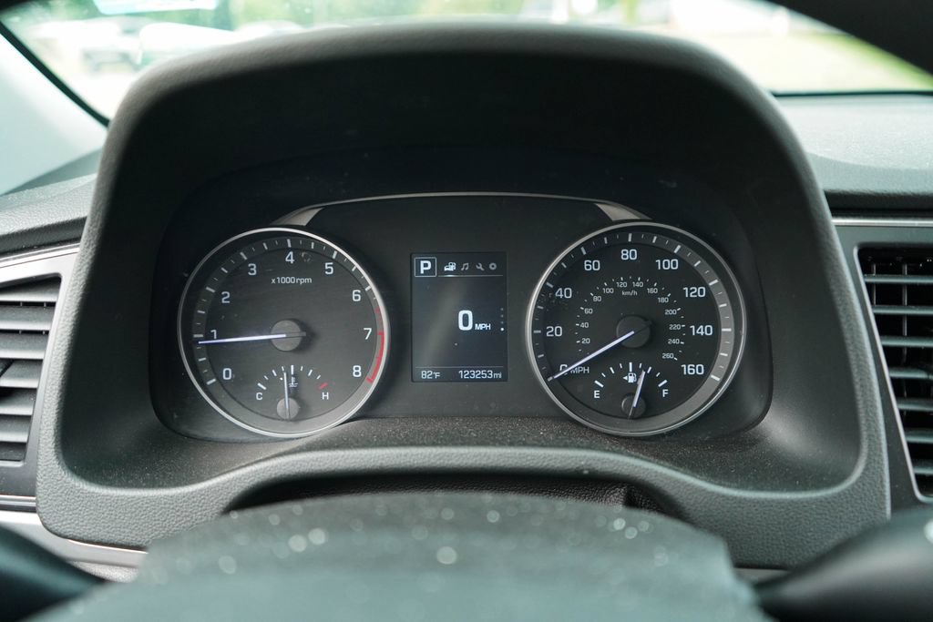 Used 2018 Hyundai Elantra SEL FWD image 25