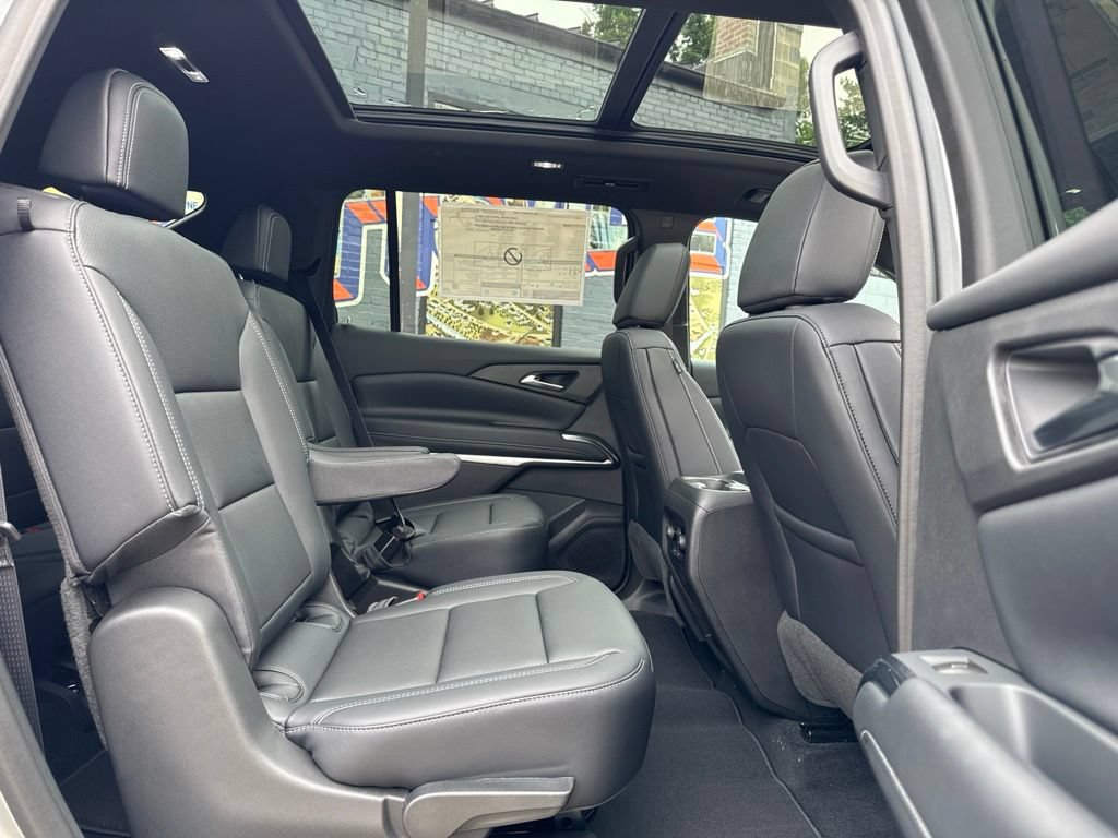 New 2026 Chevrolet Traverse LT w/ Sun and Wheel Package AWD/4WD image 14