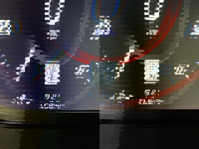 Used 2021 Volvo XC40 T5 Momentum image 24