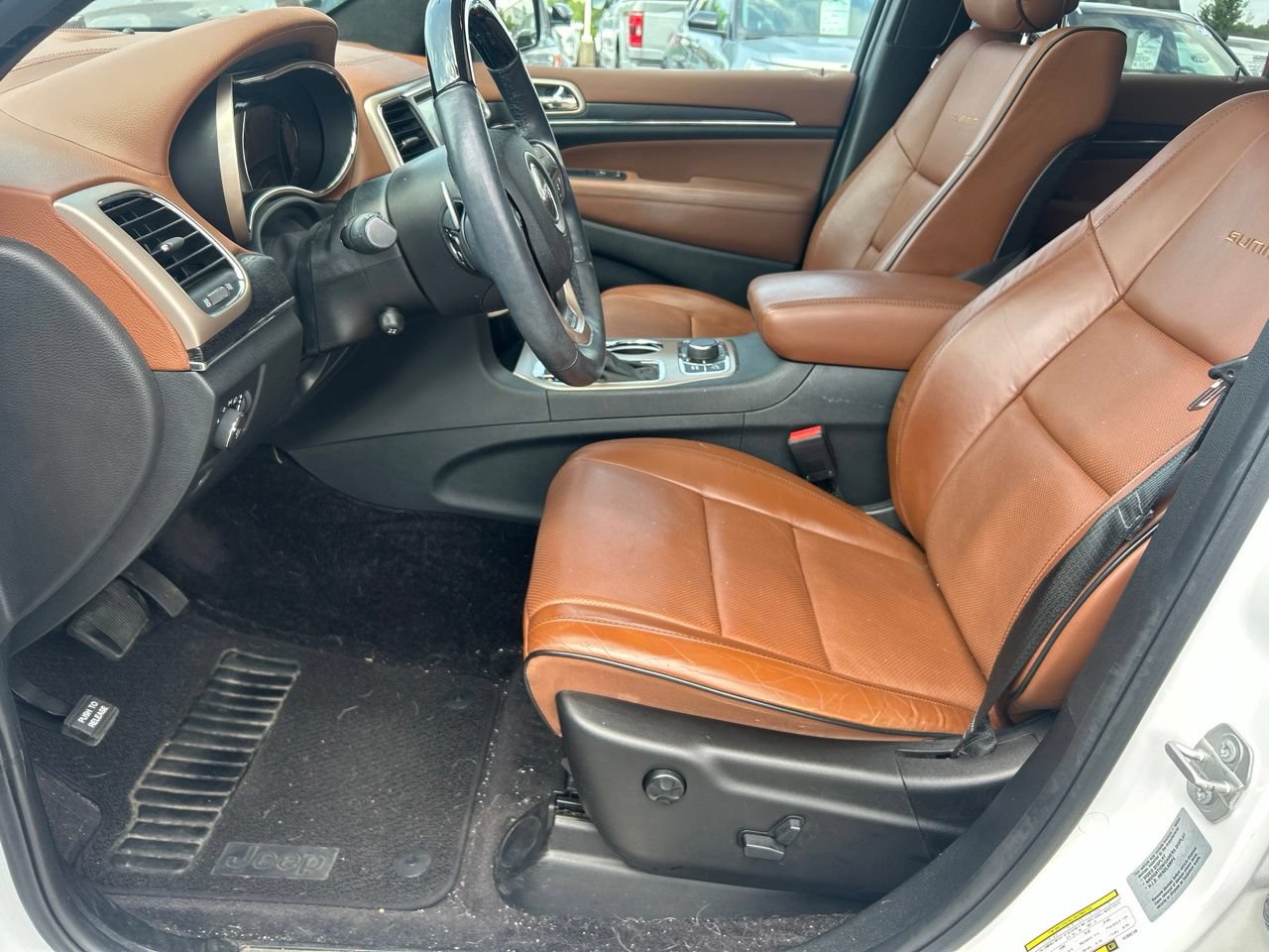 Used 2017 Jeep Grand Cherokee Summit w/ Platinum Series Group AWD/4WD image 11