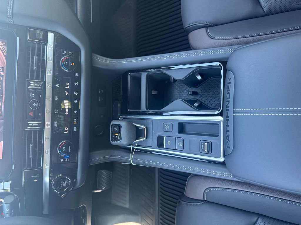 New 2026 Nissan Pathfinder Platinum FWD image 27