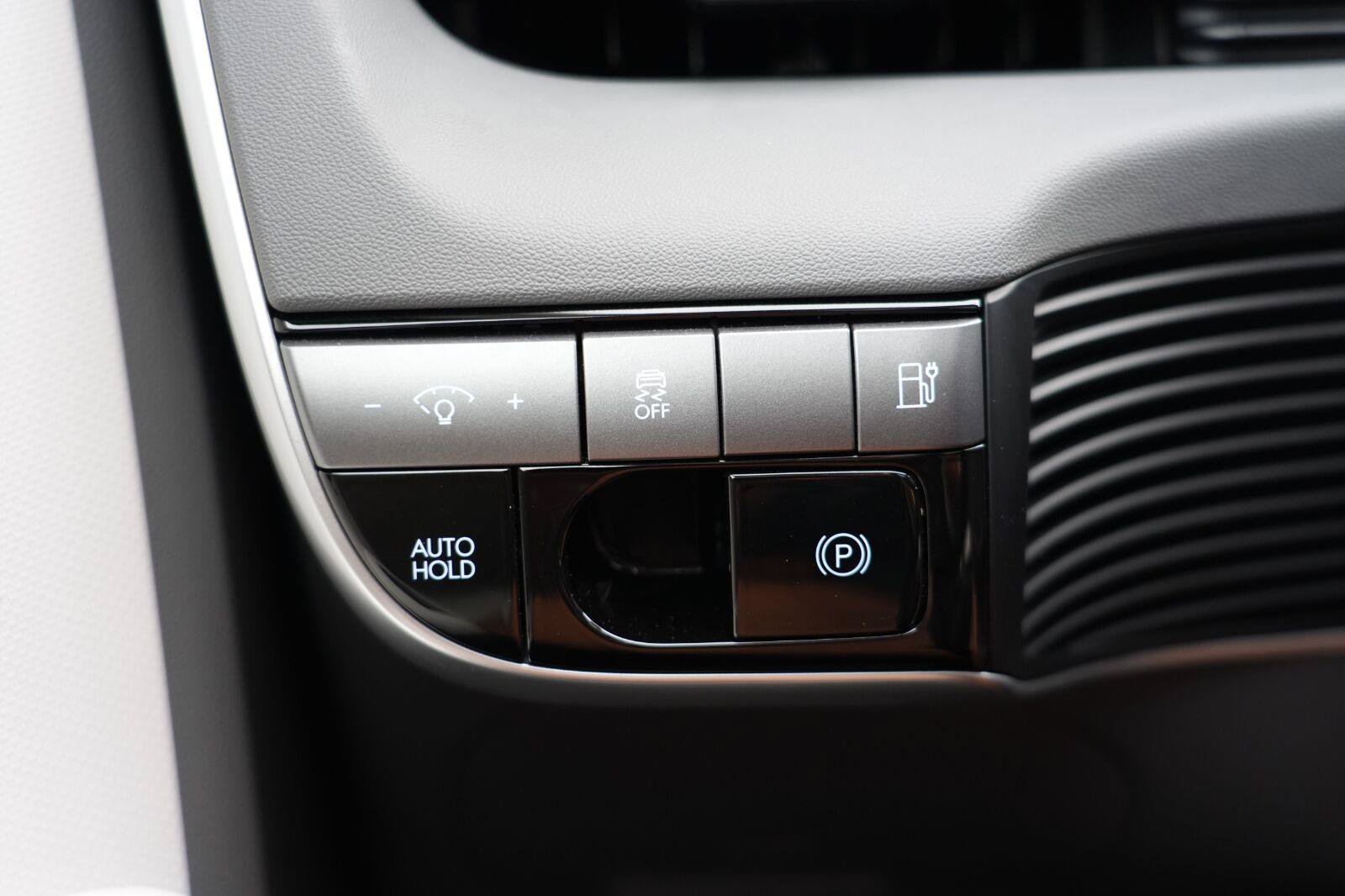 Used 2025 Hyundai Ioniq 5 SE RWD image 17