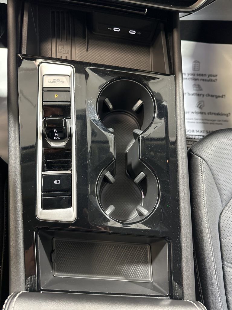 Used 2025 Volkswagen Atlas SE AWD/4WD image 32