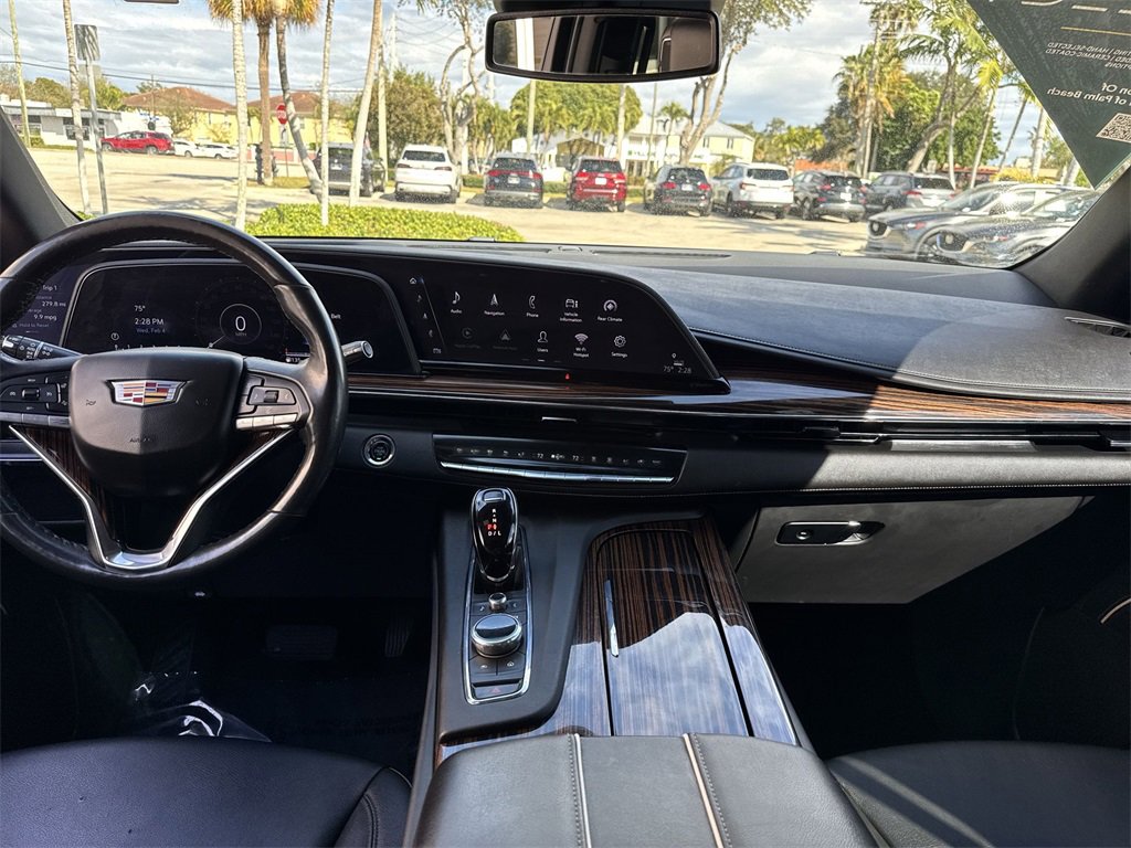 Used 2023 Cadillac Escalade Luxury image 15