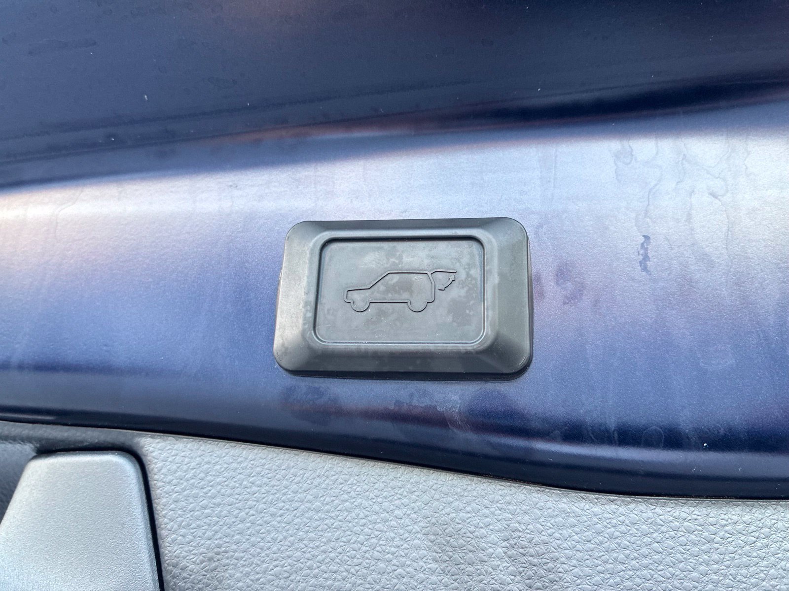 Used 2024 Toyota RAV4 SE w/ Weather & Moonroof Package AWD/4WD image 18