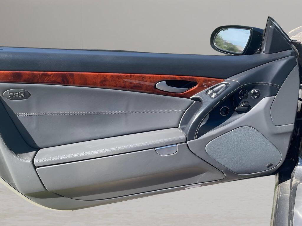 Used 2005 Mercedes-Benz SL 65 AMG image 31