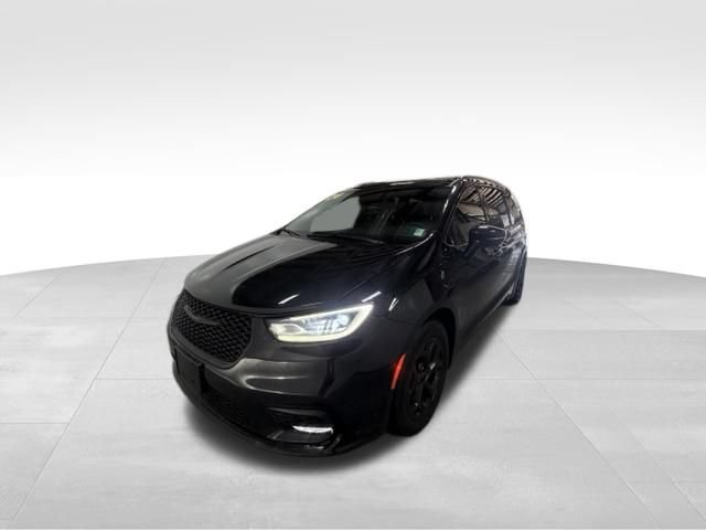Certified 2024 Chrysler Pacifica Premium FWD image 3