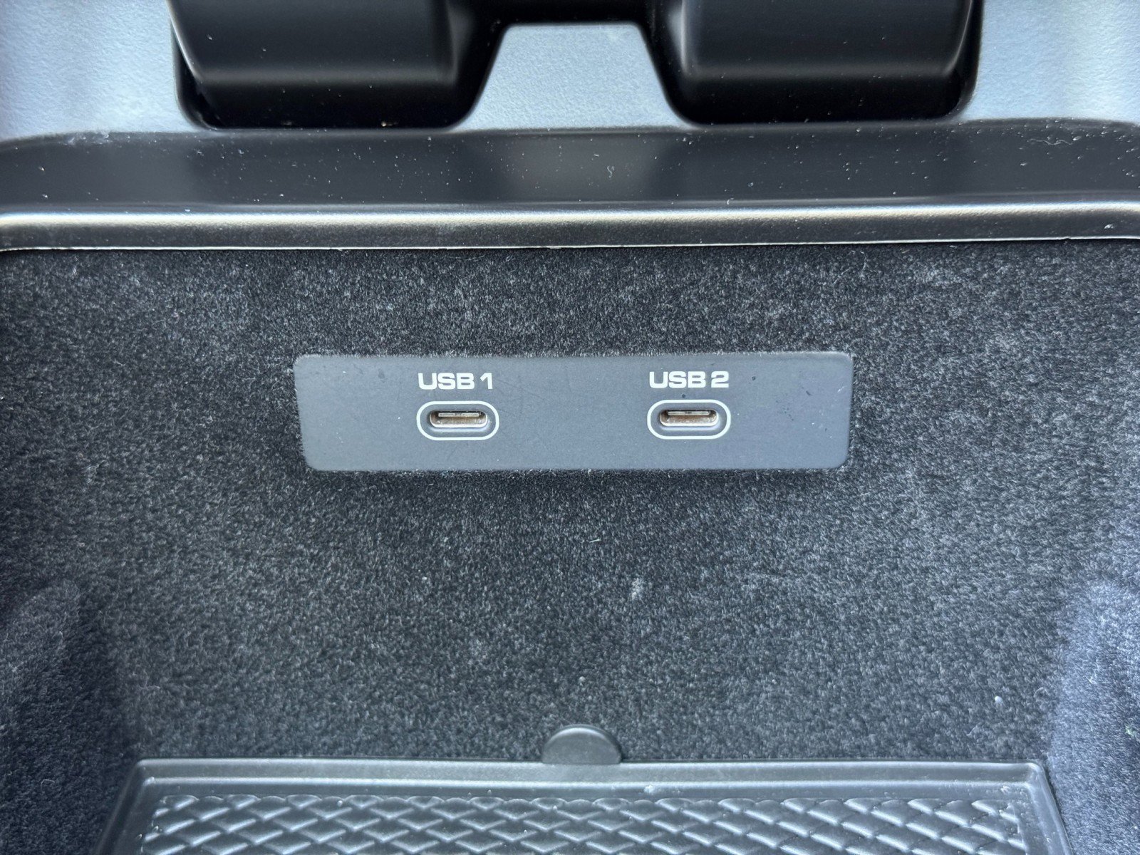 Used 2022 Bentley Bentayga AWD/4WD image 37