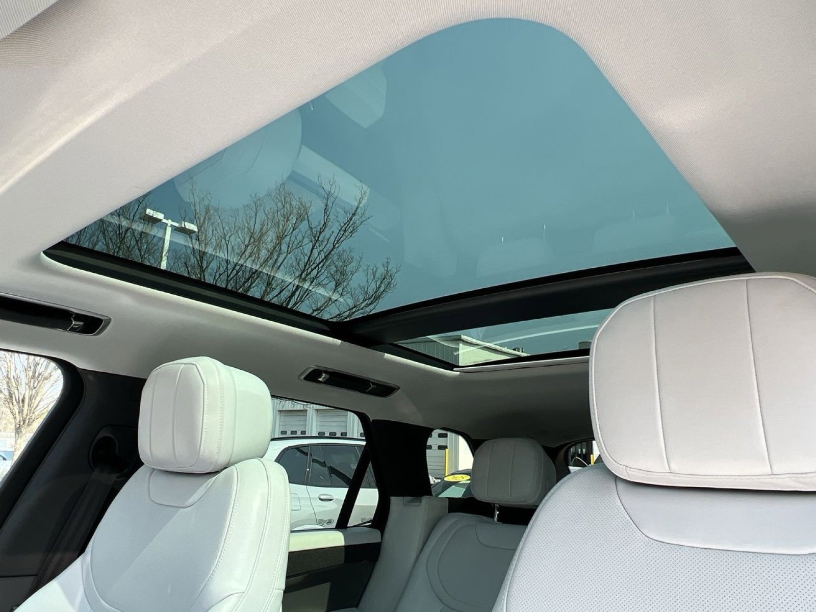 Used 2023 Land Rover Range Rover Sport SE image 21