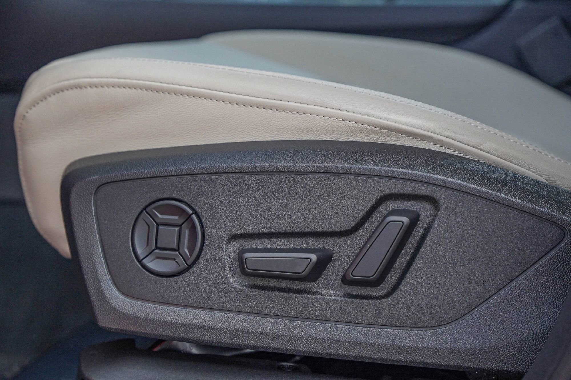 Certified 2023 Audi Q3 2.0T Premium Plus w/ Premium Plus Package image 24