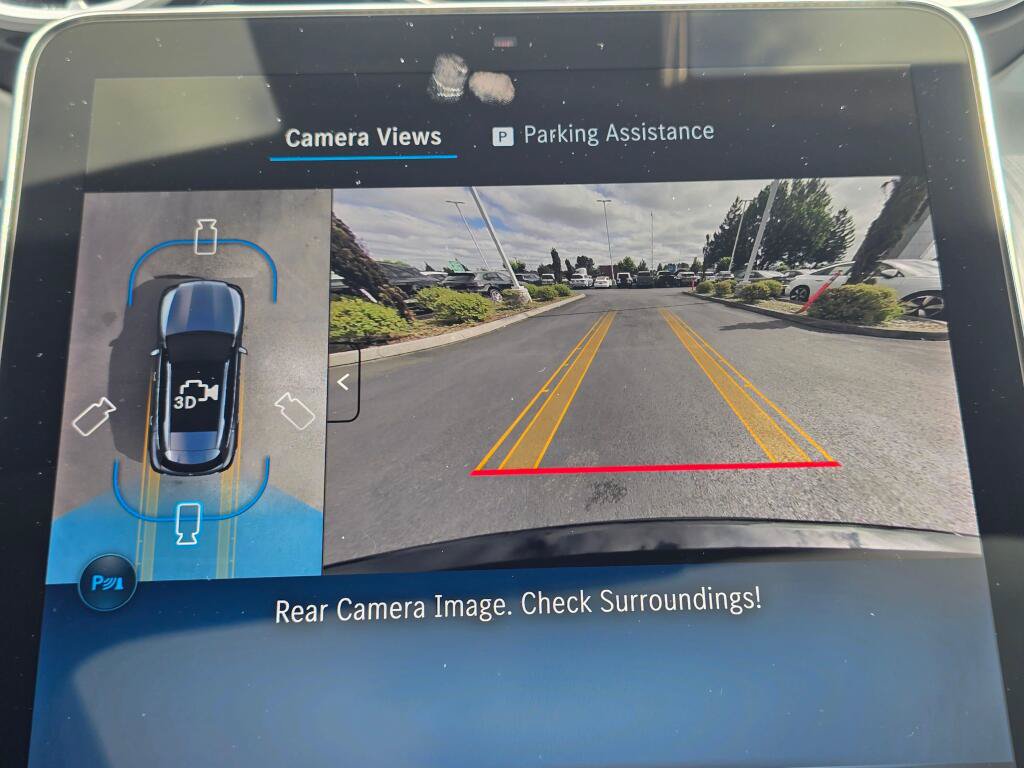 Used 2025 Mercedes-Benz GLC 300 4MATIC image 43