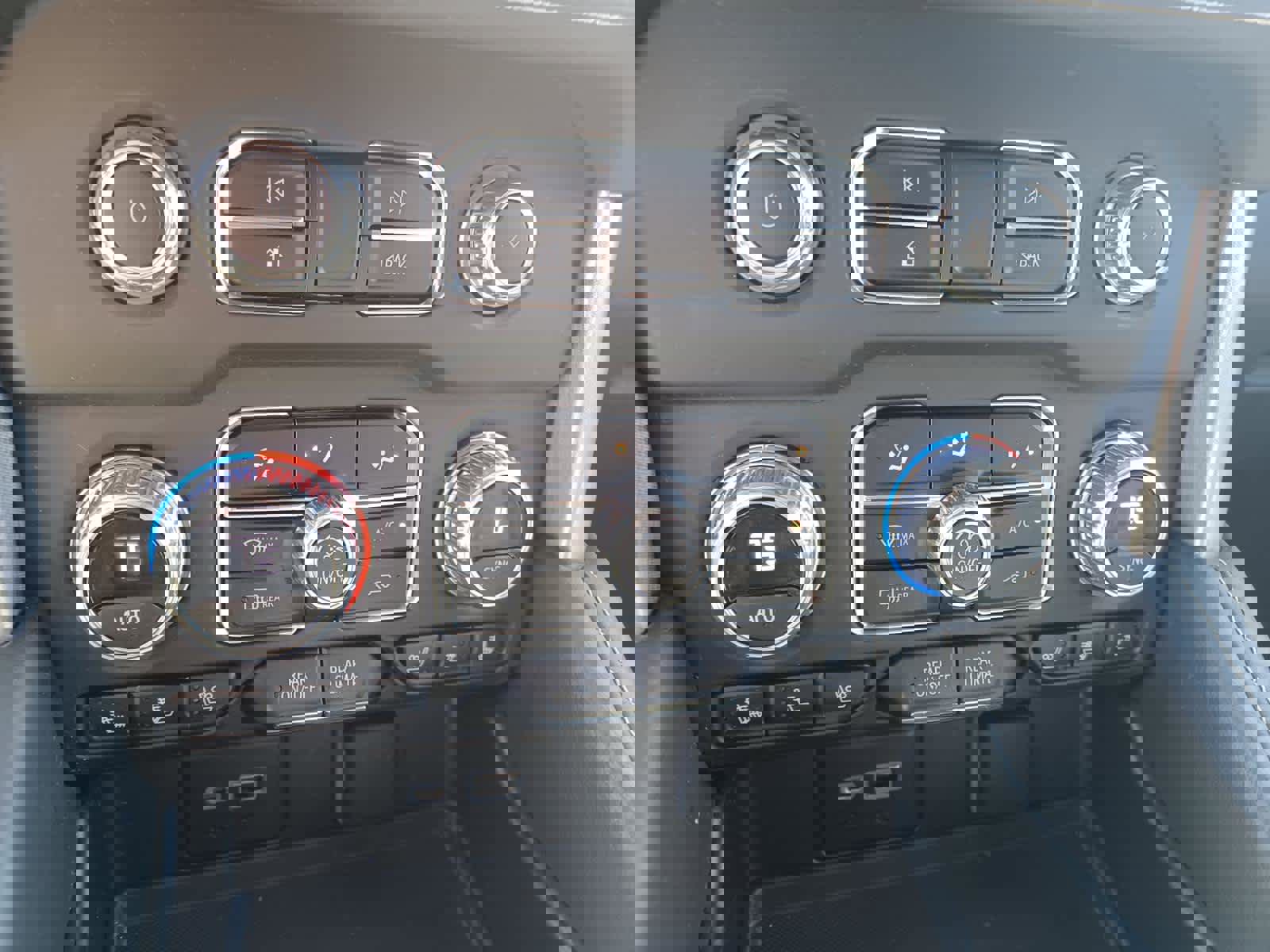 Used 2023 GMC Yukon XL SLT image 13