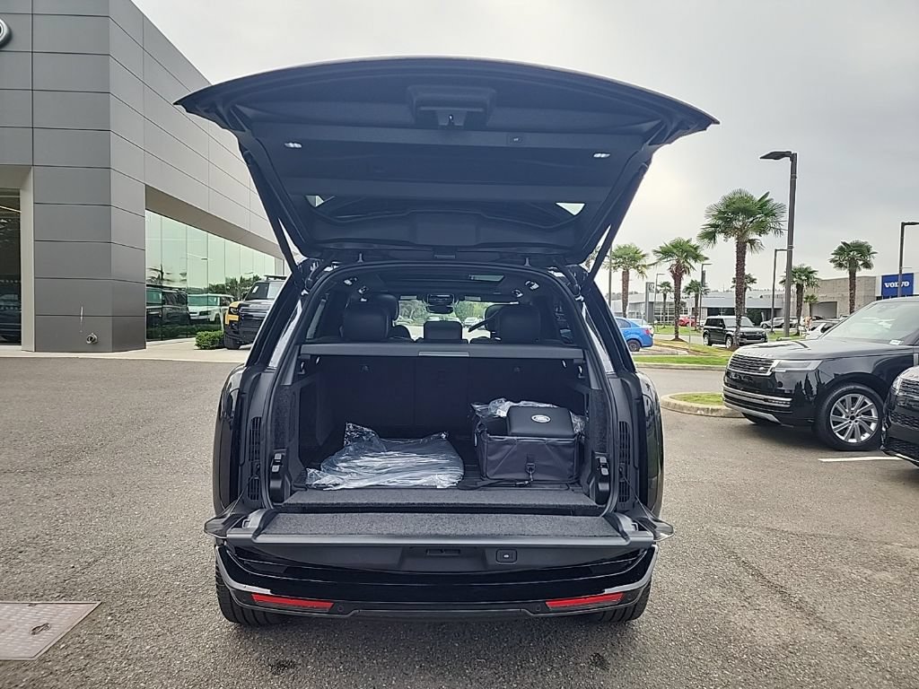 New 2026 Land Rover Range Rover SE AWD/4WD image 17