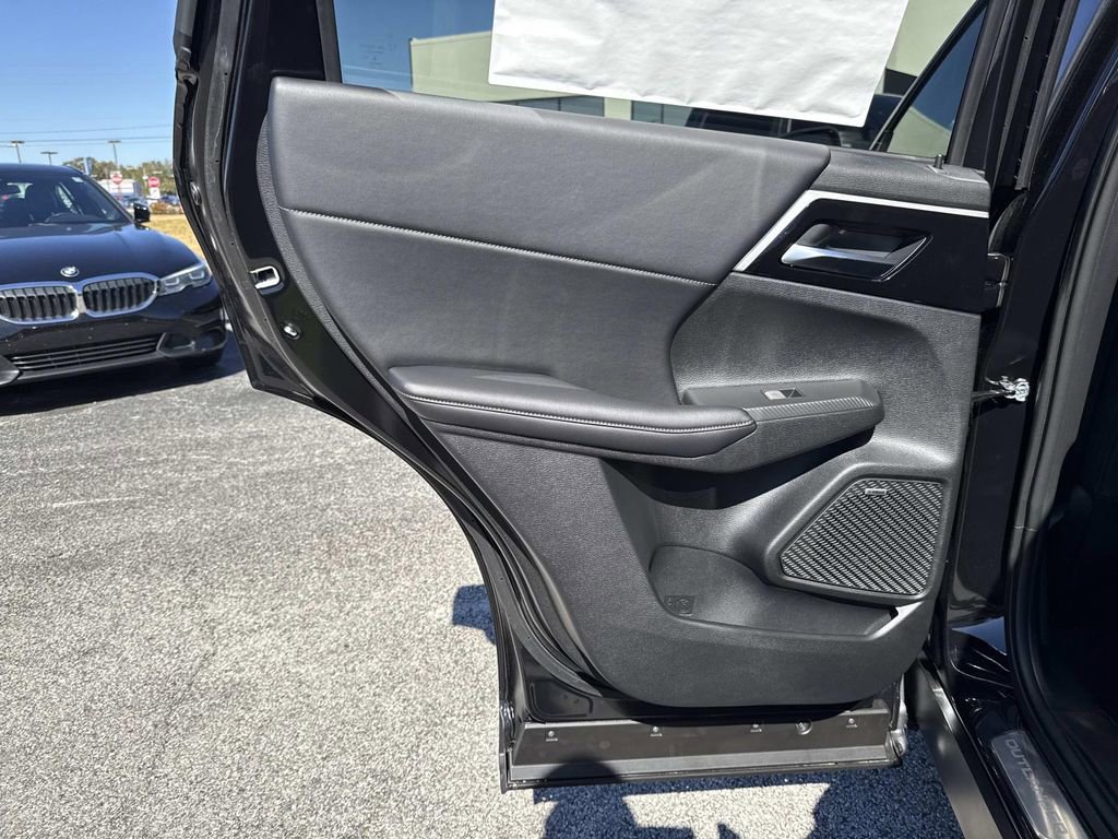 New 2026 Mitsubishi Outlander SE image 10