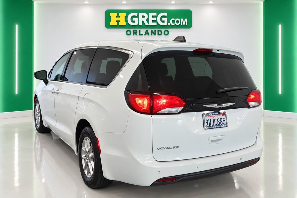 Used 2026 Chrysler Voyager LX FWD image 2