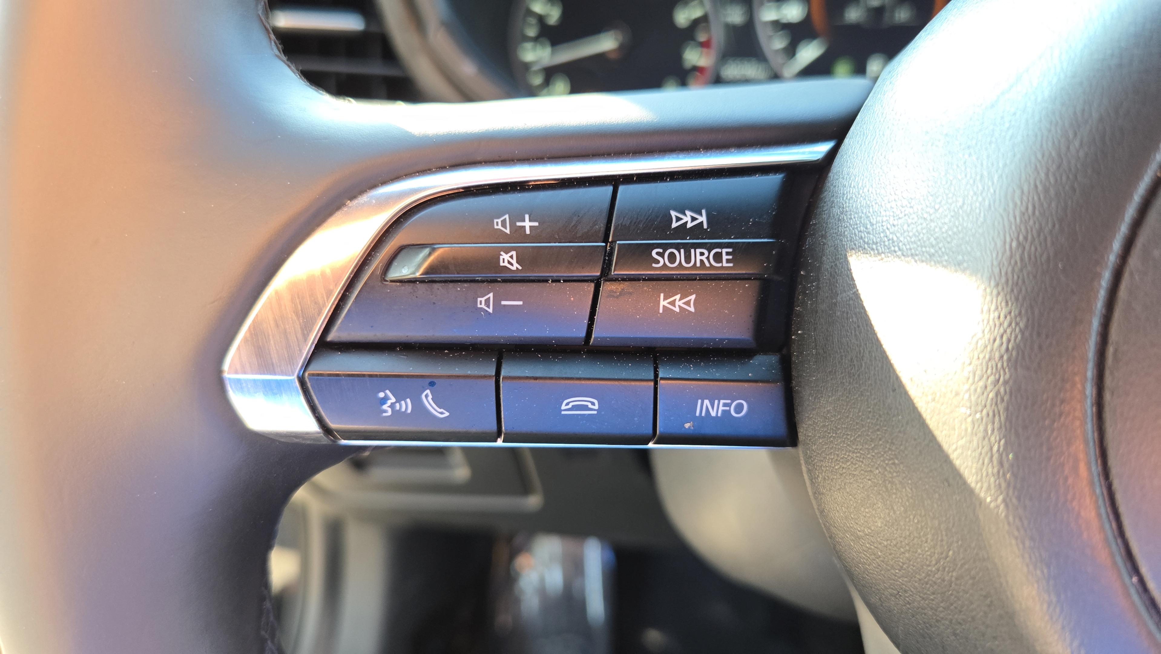 Used 2024 MAZDA MAZDA3 s FWD image 24