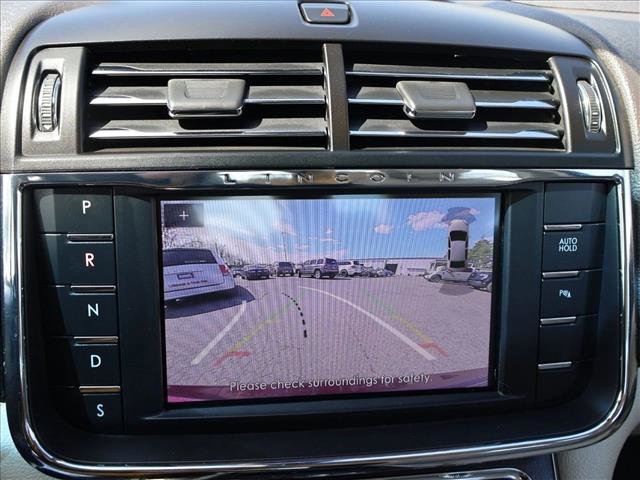 Used 2019 Lincoln Continental Select image 13