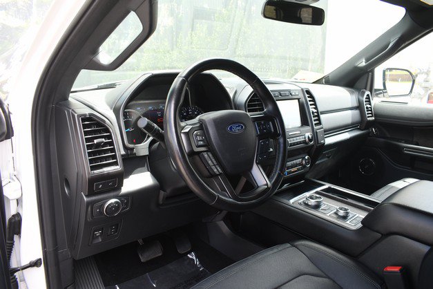 Used 2019 Ford Expedition Limited w/ Equipment Group 302A AWD/4WD image 14