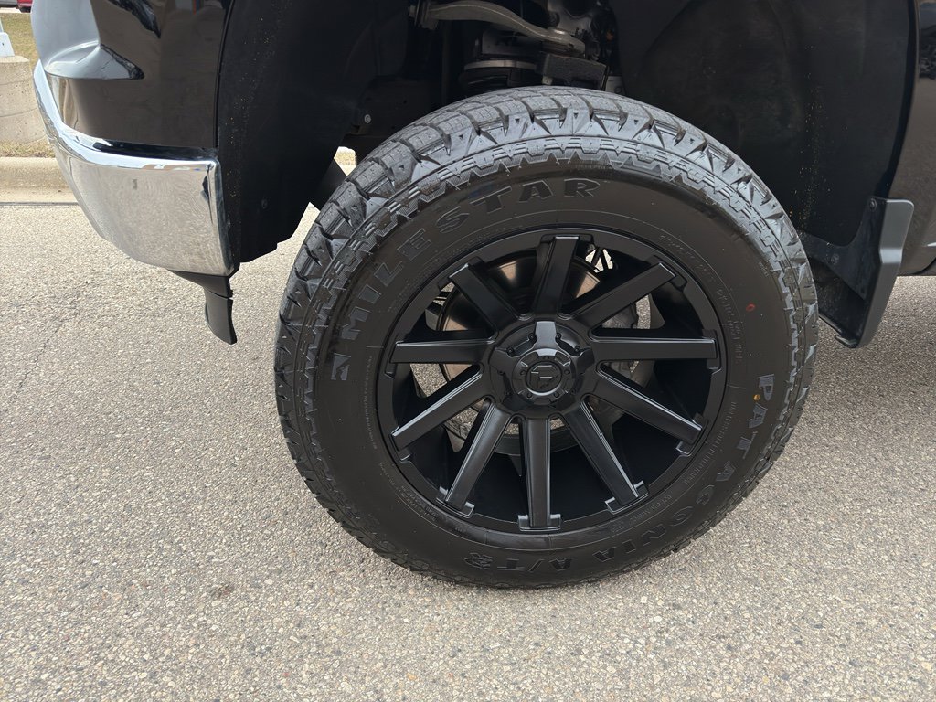 Used 2025 Chevrolet Silverado 1500 LT AWD/4WD image 9