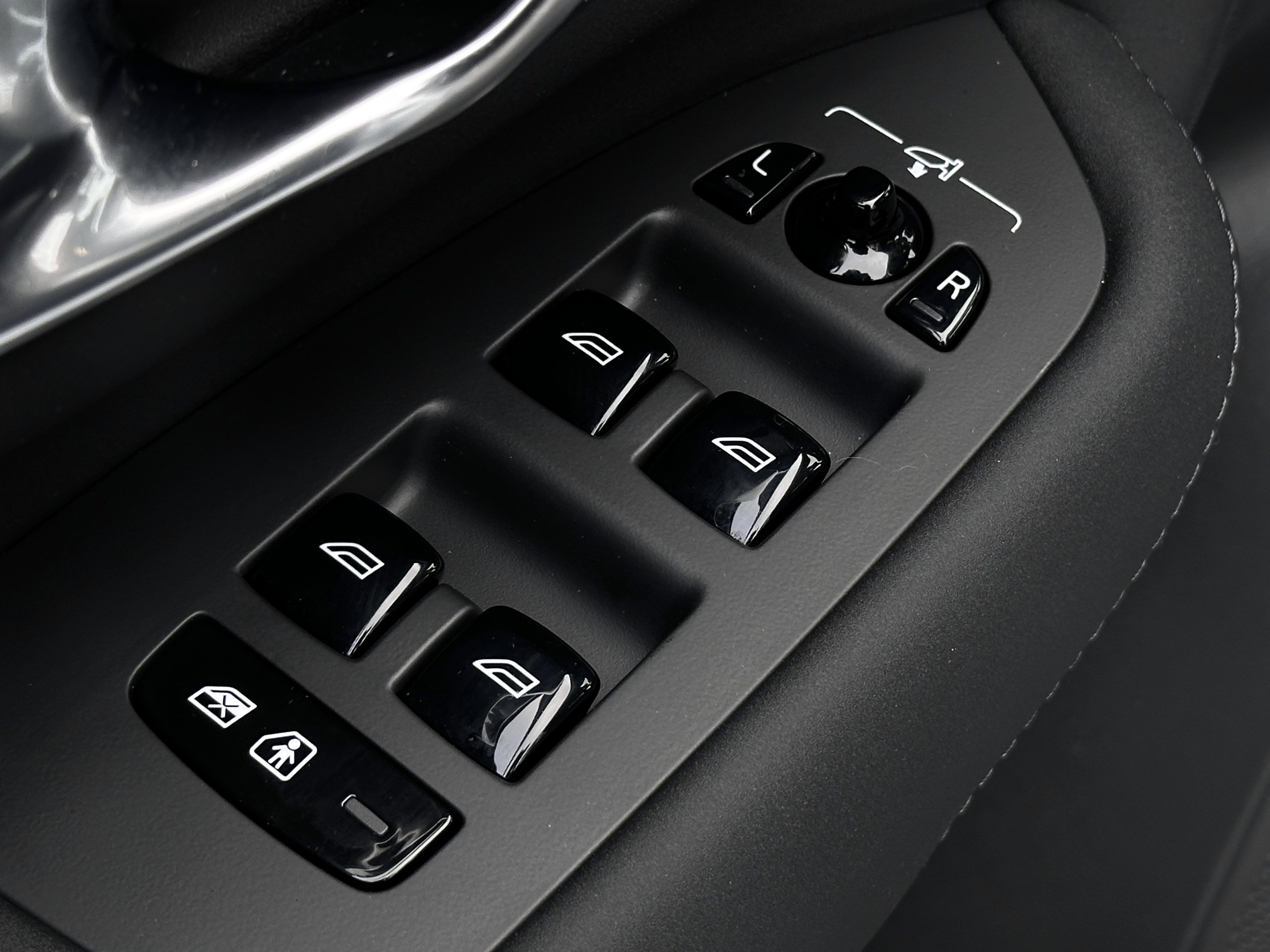 Used 2025 Volvo XC90 T8 Ultra image 15