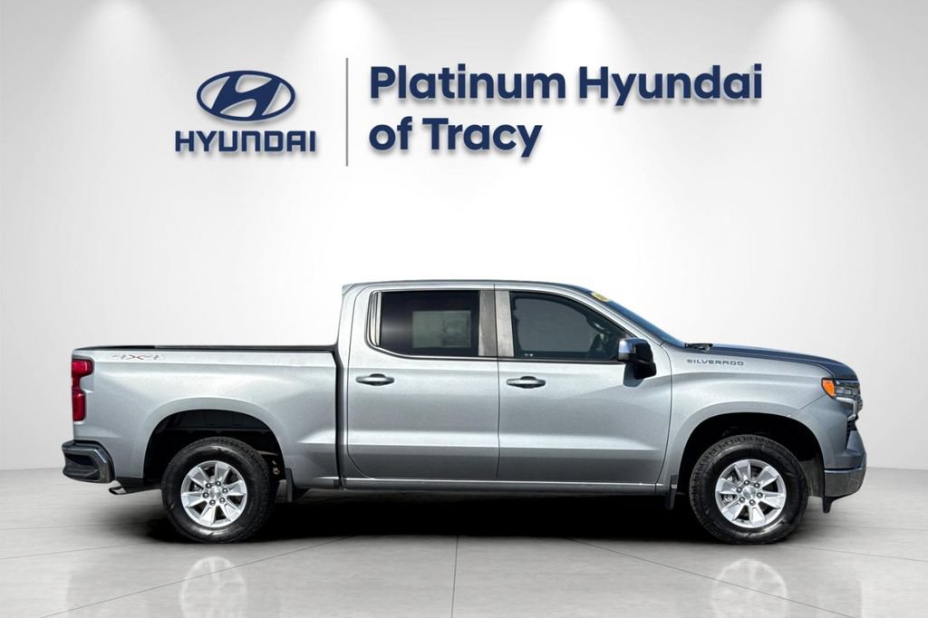 Used 2025 Chevrolet Silverado 1500 LT AWD/4WD image 3