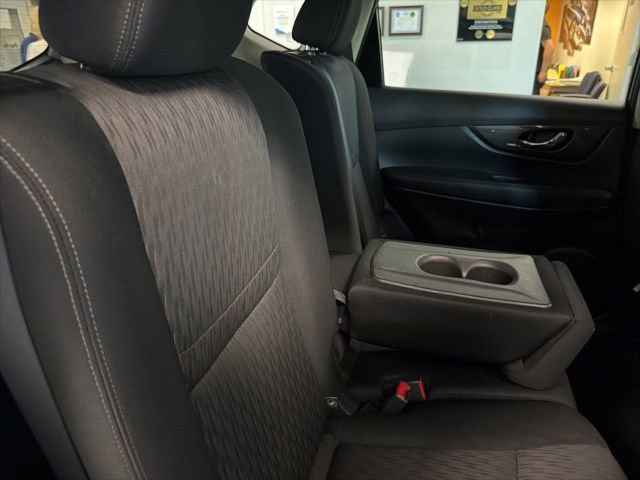Used 2019 Nissan Rogue SV AWD/4WD image 27