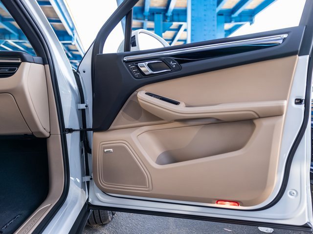 New 2026 Porsche Macan image 27