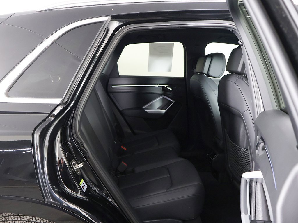 Used 2023 Audi Q3 2.0T Premium Plus w/ Premium Plus Package image 32
