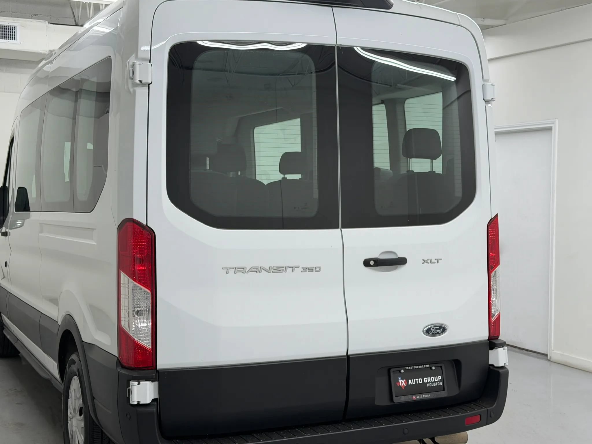 Used 2023 Ford Transit 350 XLT RWD image 40