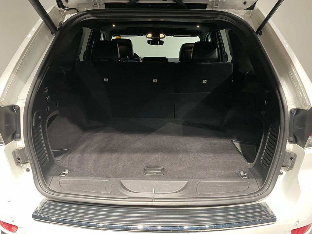 Used 2021 Jeep Grand Cherokee Limited image 4