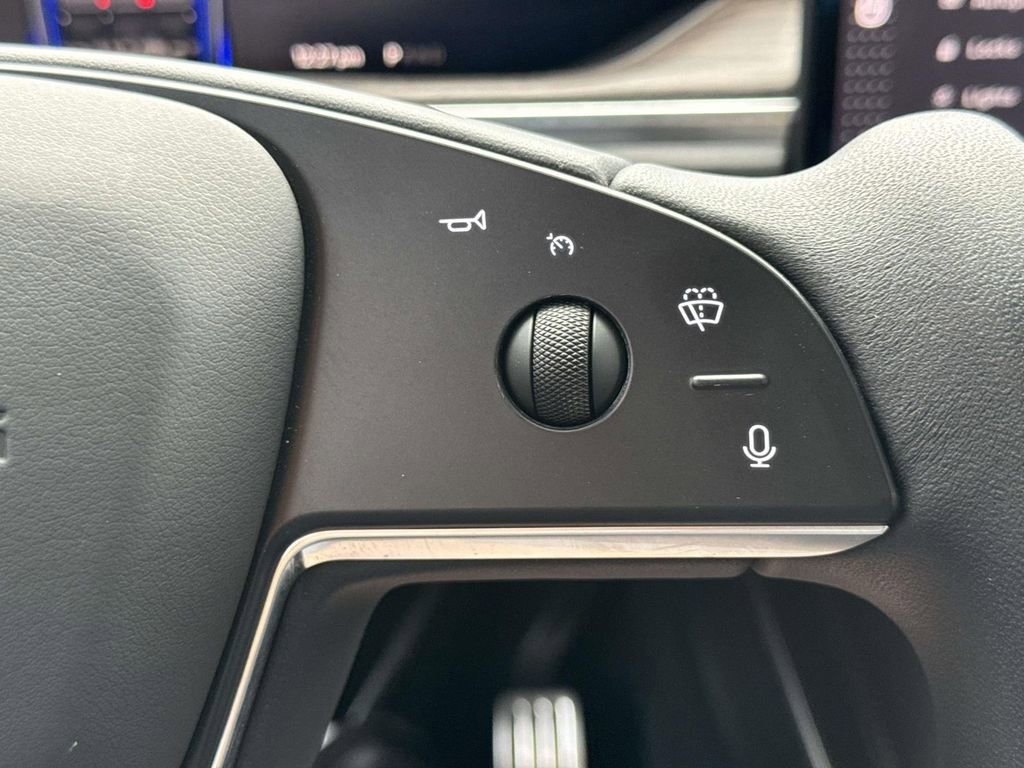 Used 2022 Tesla Model X image 35