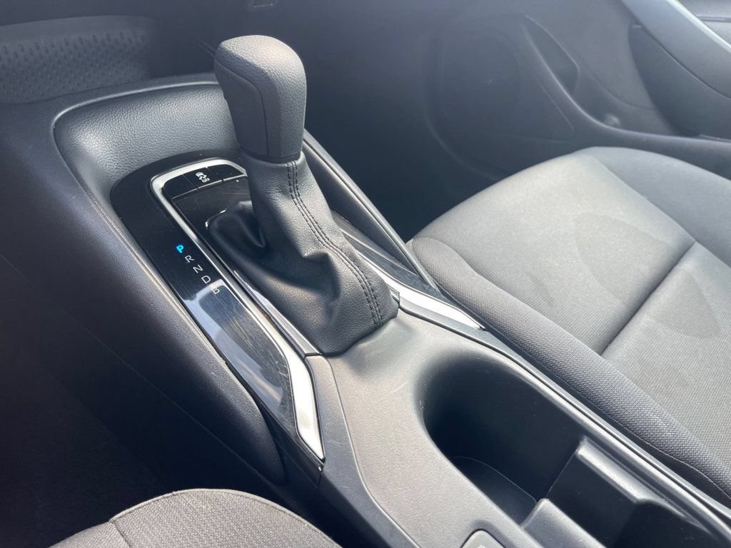 Used 2025 Toyota Corolla LE FWD image 17