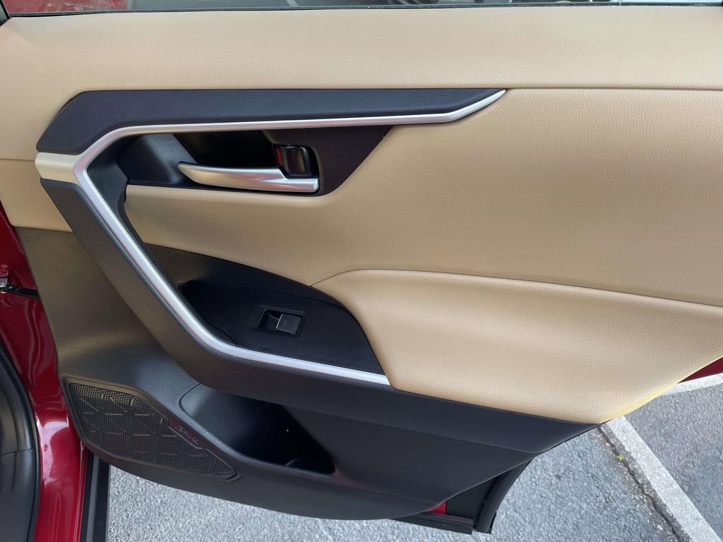 Used 2025 Toyota RAV4 XLE Premium image 44