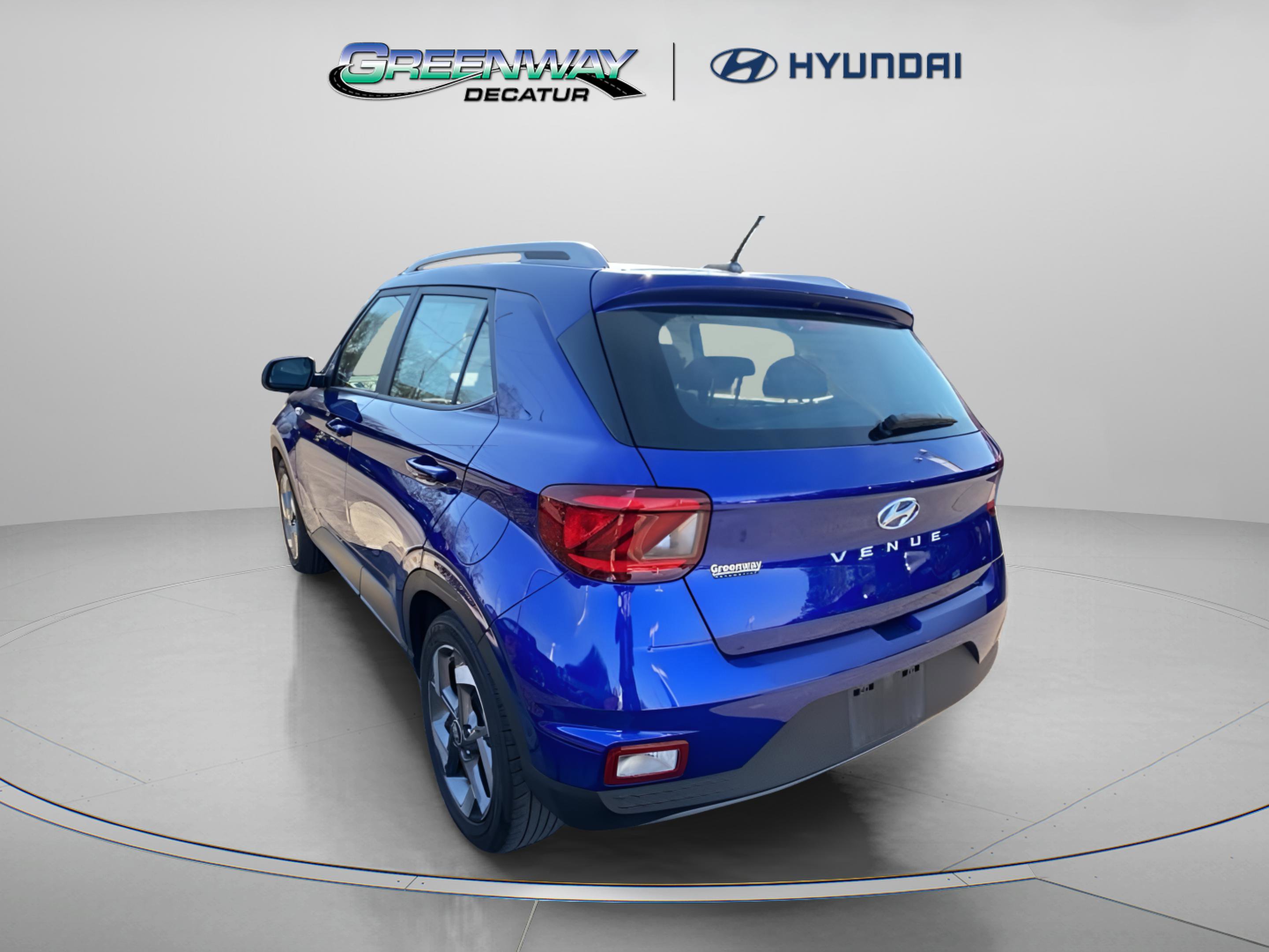 Used 2023 Hyundai Venue SEL image 5