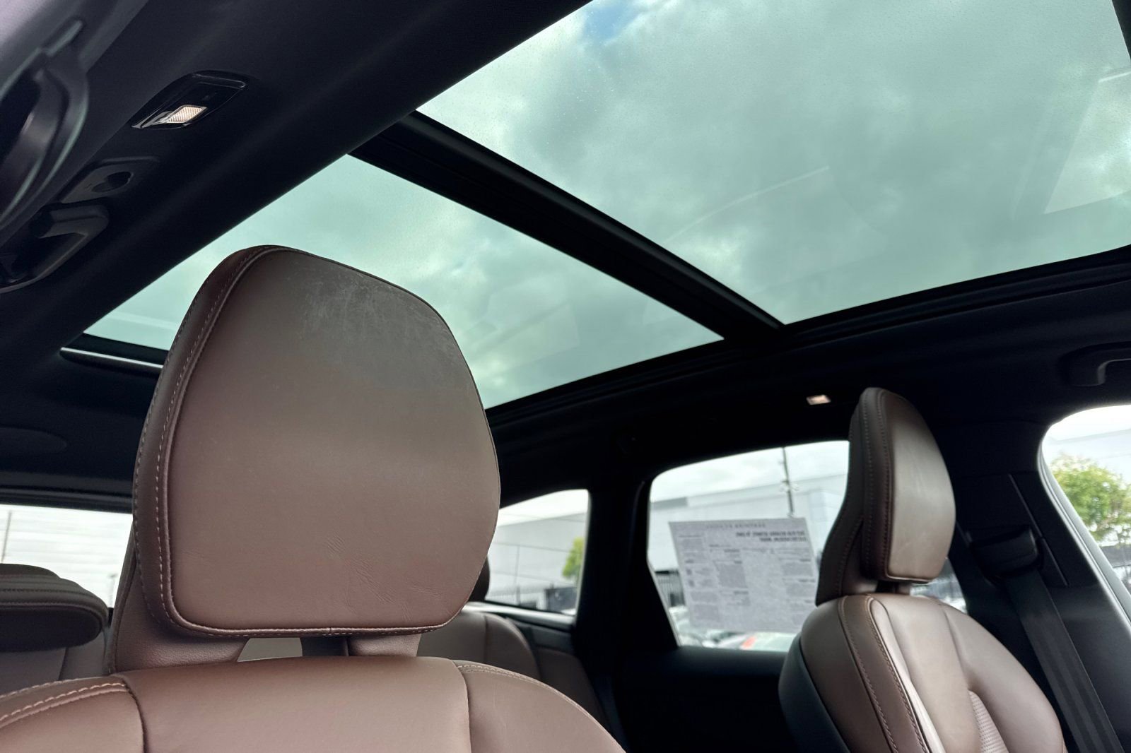 Used 2023 Volvo XC60 T8 Ultimate image 17