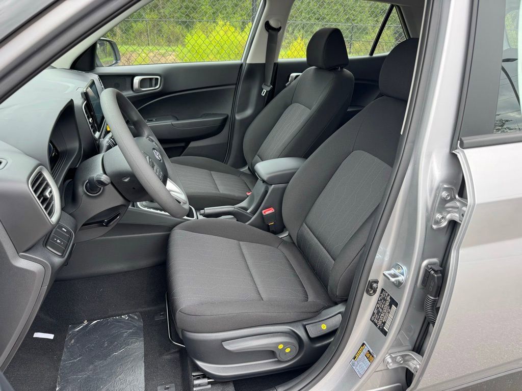 Used 2026 Hyundai Venue SE image 13