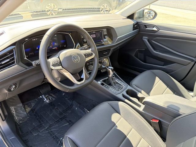 Certified 2024 Volkswagen Jetta SE w/ Panoramic Sunroof Package image 13